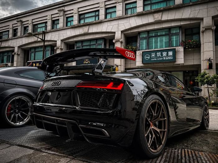 Audi R8